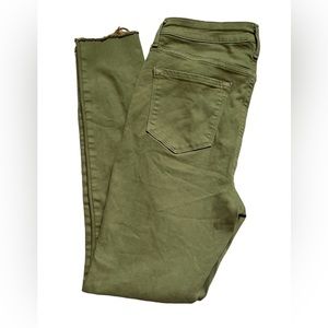 EUC Moss Green Stretch Skinny Jeans w Raw Hem